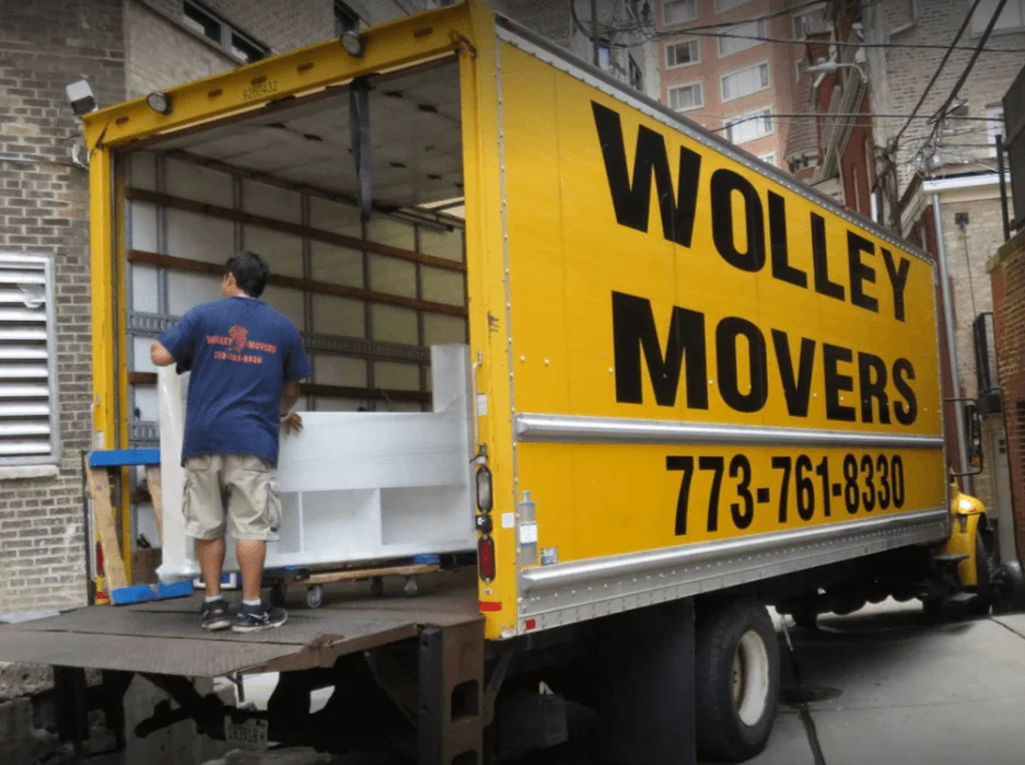 Wolley Movers Chicago