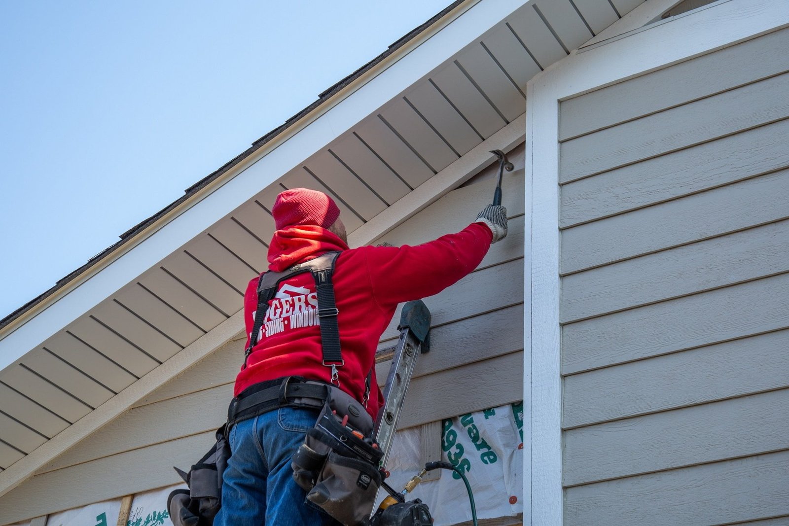 Choosing the Perfect Siding Contractor: A Step-by-Step Guide for Homeowners