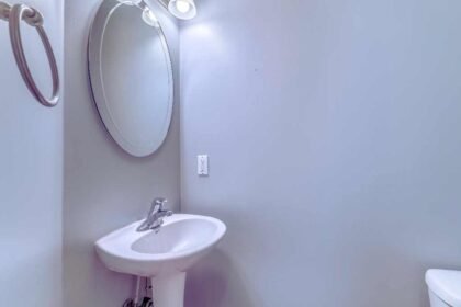 Pedestal Sink
