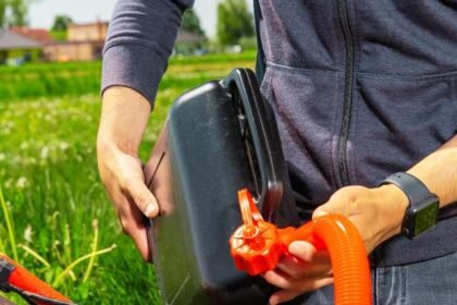 What type of lawn mower oil should I use